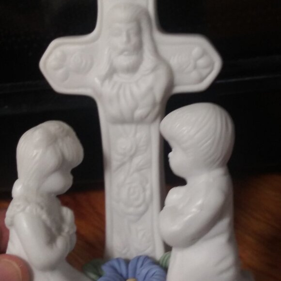 VTG Praying children kids Cross Crucifix Jesus EUC - Picture 4 of 9